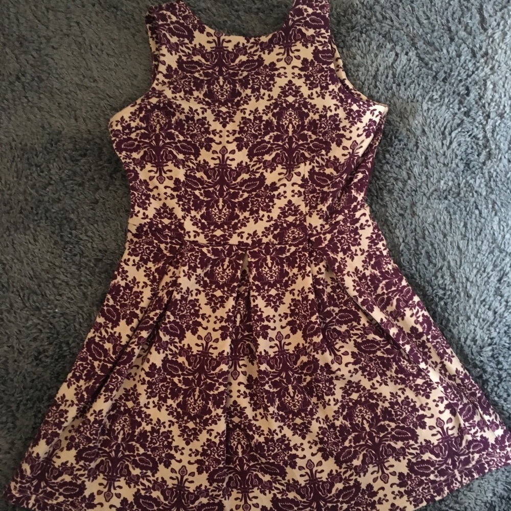 Cream and purple design patten dress! 💜💜💜